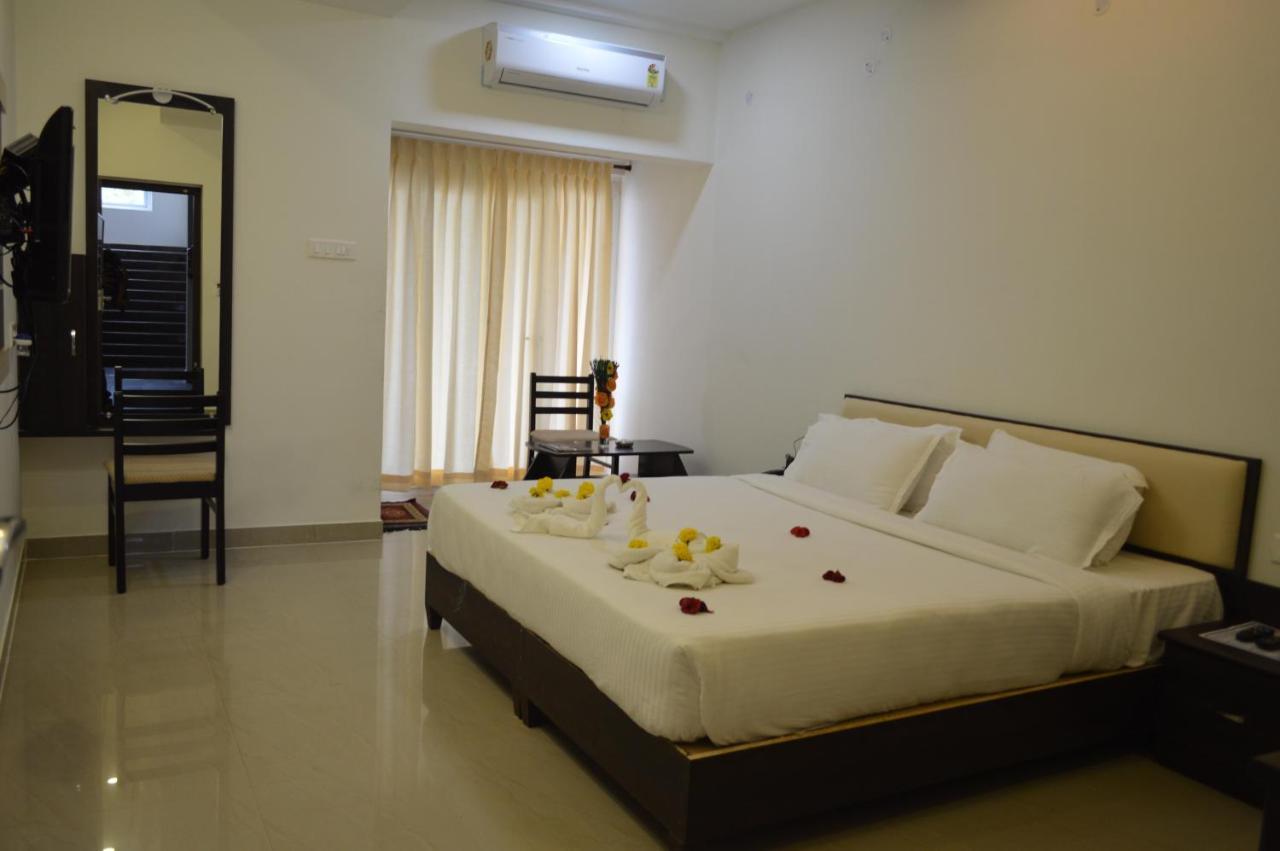 Hotel Ambai Grand Ambasamudram Exterior photo