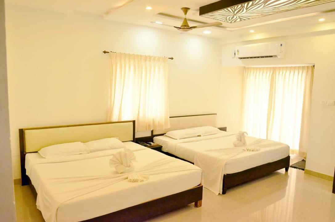 Hotel Ambai Grand Ambasamudram Exterior photo