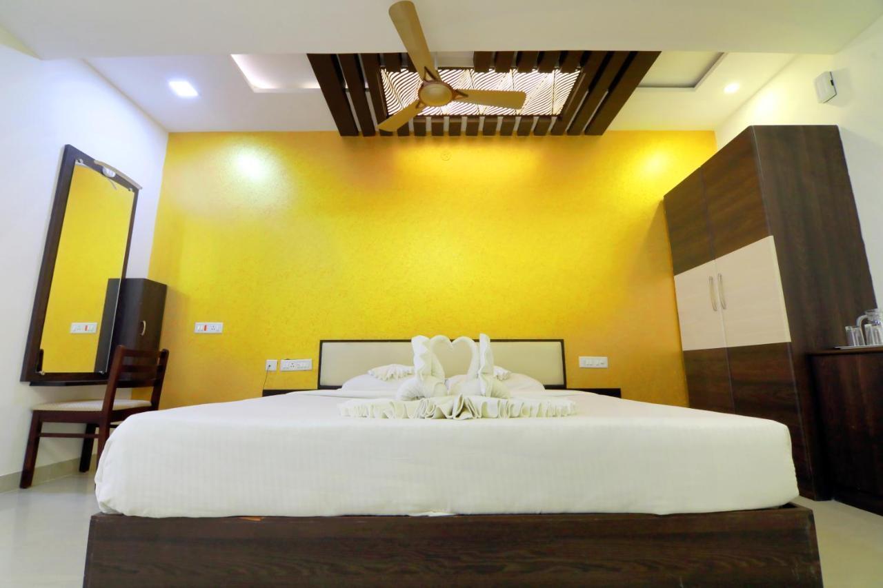 Hotel Ambai Grand Ambasamudram Exterior photo